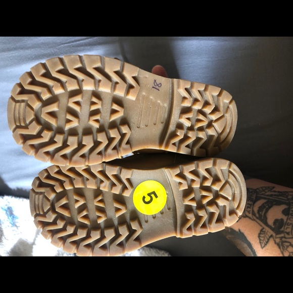 Boots - Picture 2 of 4